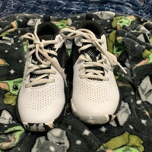 Boy Under armour sneakers